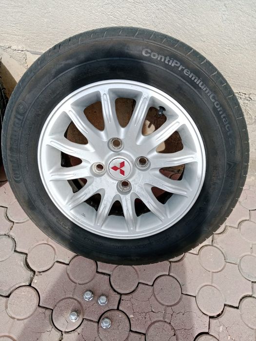Продам шины с дисками (летние)