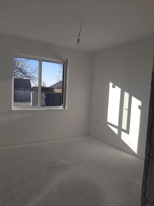 Vand casa in loc.Livada de Bihor