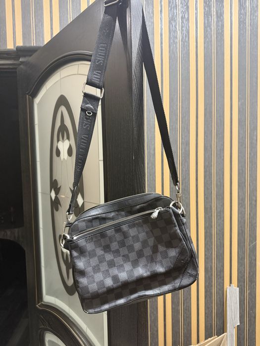 Продам барсетку LV