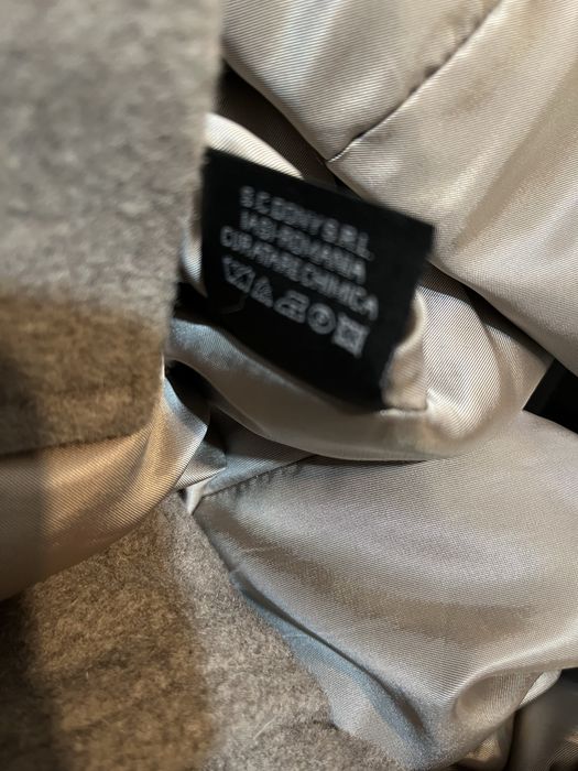 Palton dama de calitate cu gluga 80% lana marime 50 in stare perfecta