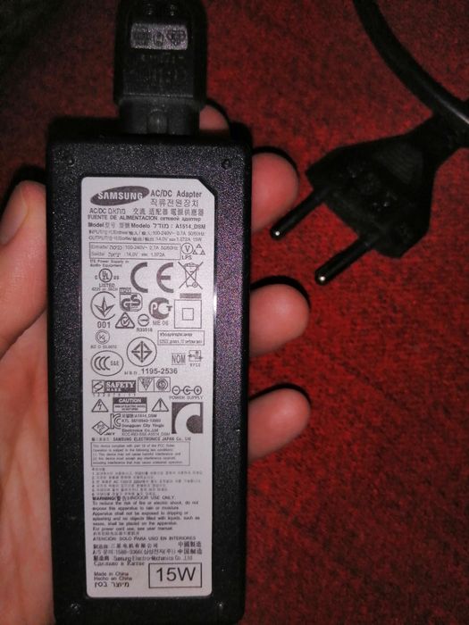 Продам сумку для нетбука и зарядку