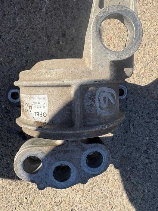 Tampon motor dreapta Opel Zafira B 90539246