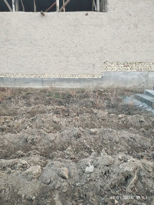 Uyimdan boʻsh yer sotiladi.