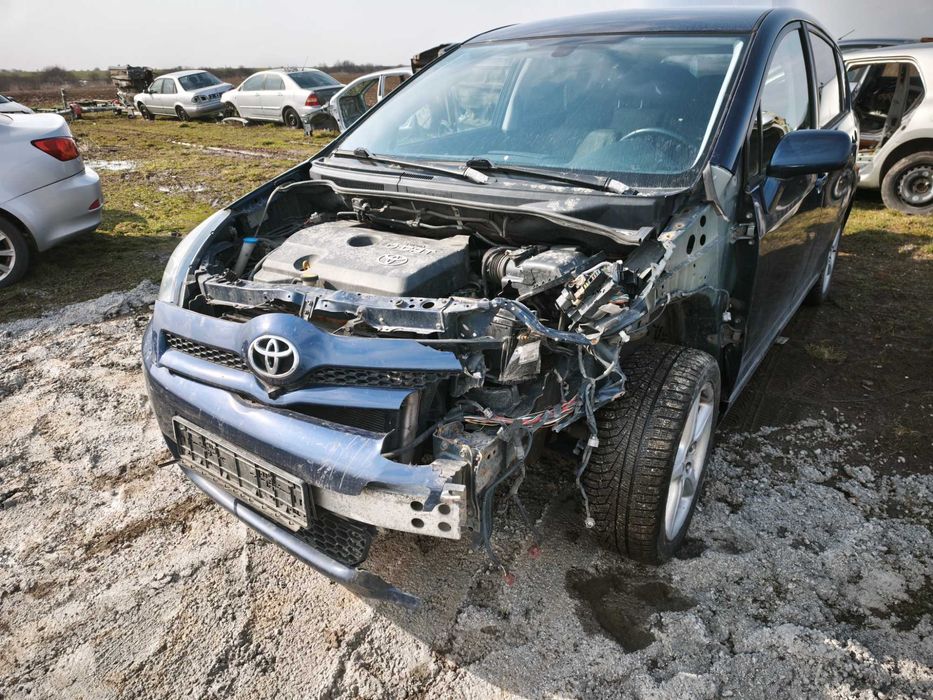 Piese din dezmembrari Toyota corolla verso 2,2 dcat 177 cai 2008