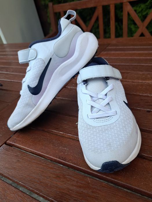 Adidasi Nike Revolution 7