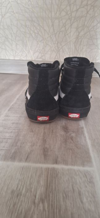 Продаю высокие мокасины VANZ