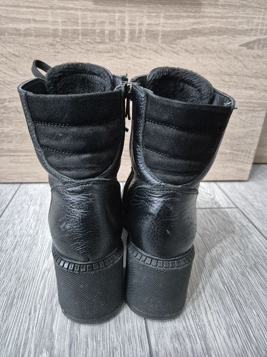 Vând ghete negre piele naturala