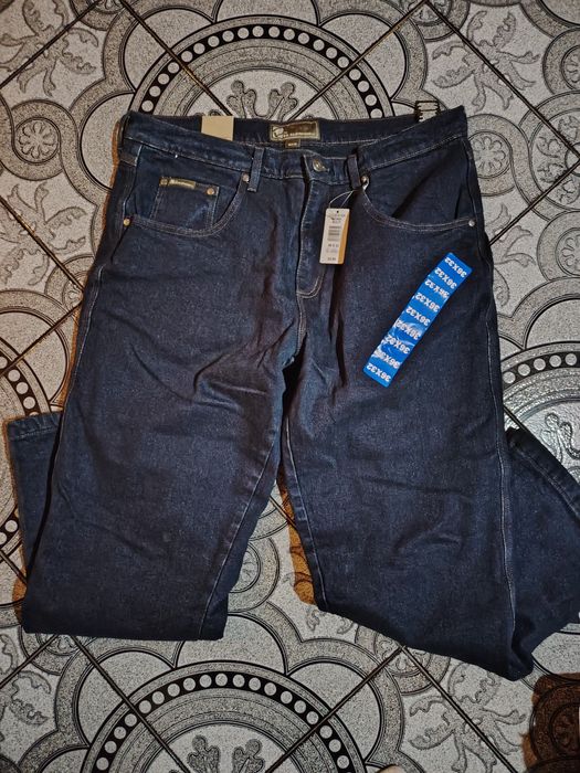 Нови дънки ватирани номер 36/32