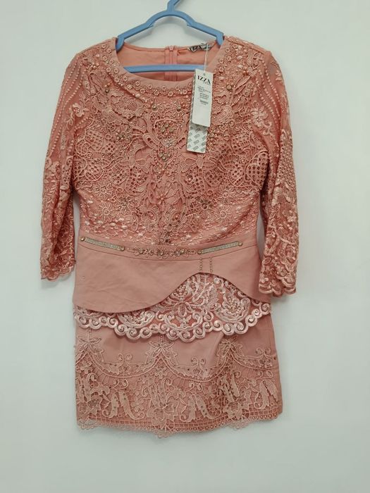 Продаются женские платья. Чистые.