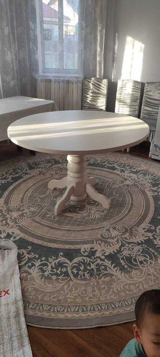 Круглый стол разных размеров