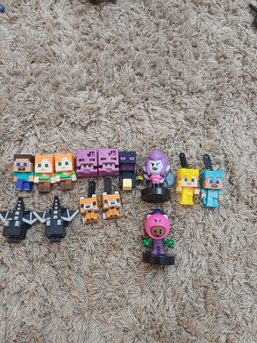 Игрушки kinder joy MineCrafta и фигурки бравл старс