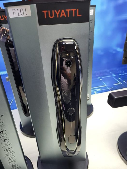 Дверной умный (smsrt) замок