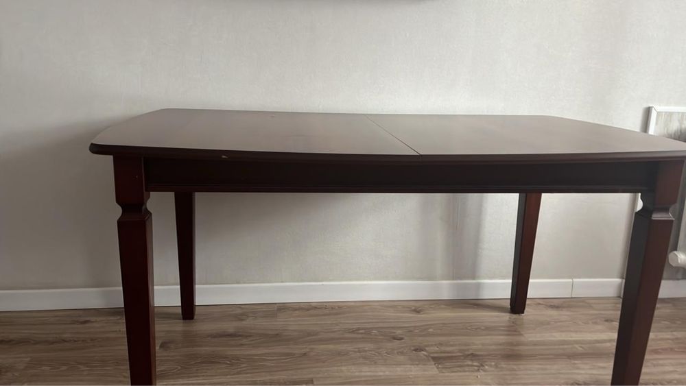 Продам б/у  стол в хорошем состоянии