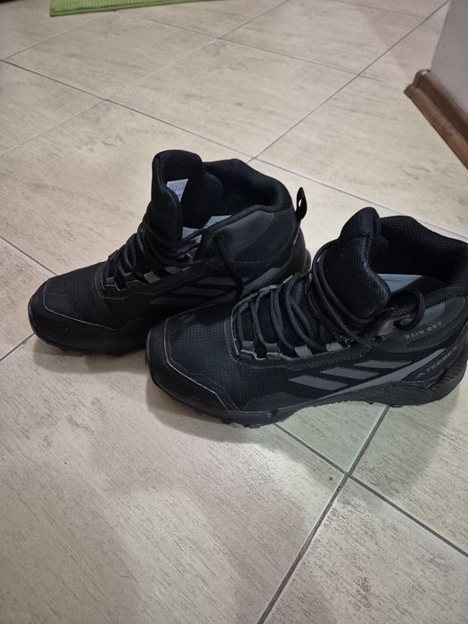 ОБУВКИ номер 40 1\2 от серията Adidas Terrex, носени са броени пъти.