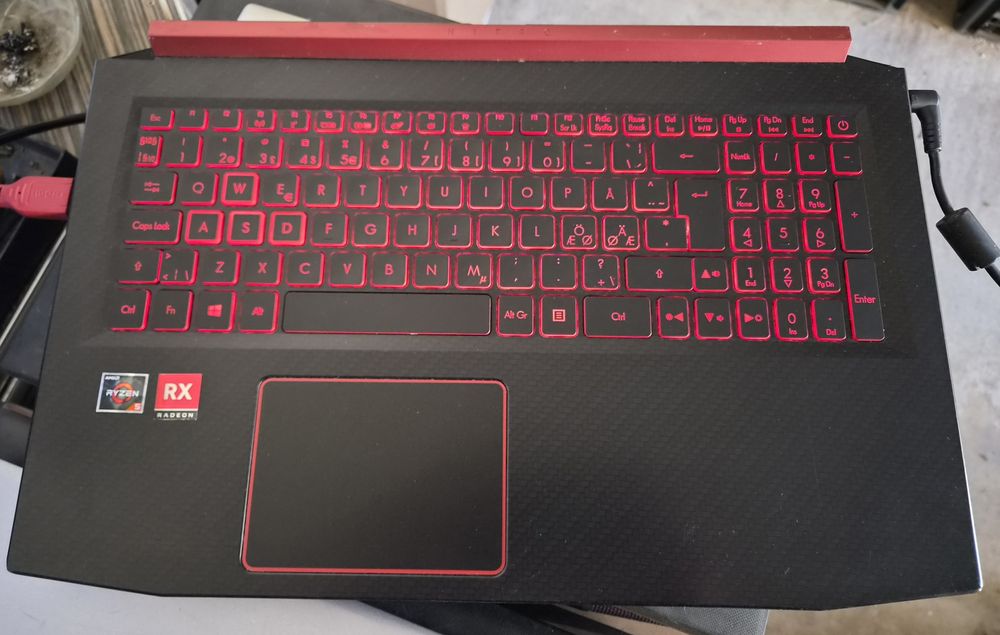 vand laptop jocuri pt monitor-Tv.Acer Nitro.Ryzen 5.16 Gb.RX 560 4GB.Ssd 512 Gb