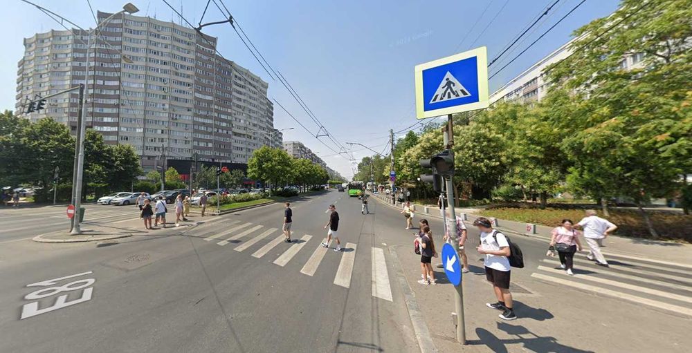 Spatiu comercial 238 mp de vanzare – Piata Veteranilor, vitrina 20 ml