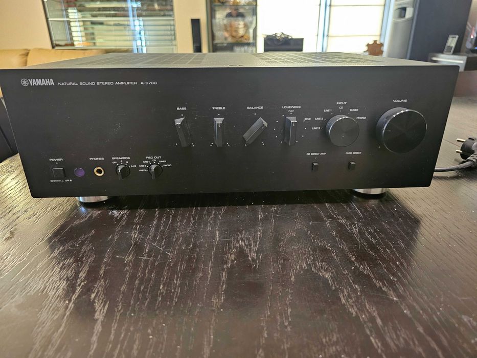 YAMAHA A S 700 Мощен стерео усилвател, Dynamic power
4 Ohm: 200 Watt