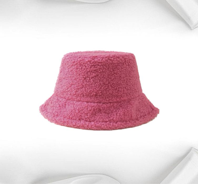 Дамски шапки