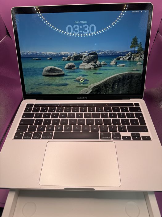 Macbook pro 2020 M1 8gb 256gb fullbox•Matei Amanet Crangasi•