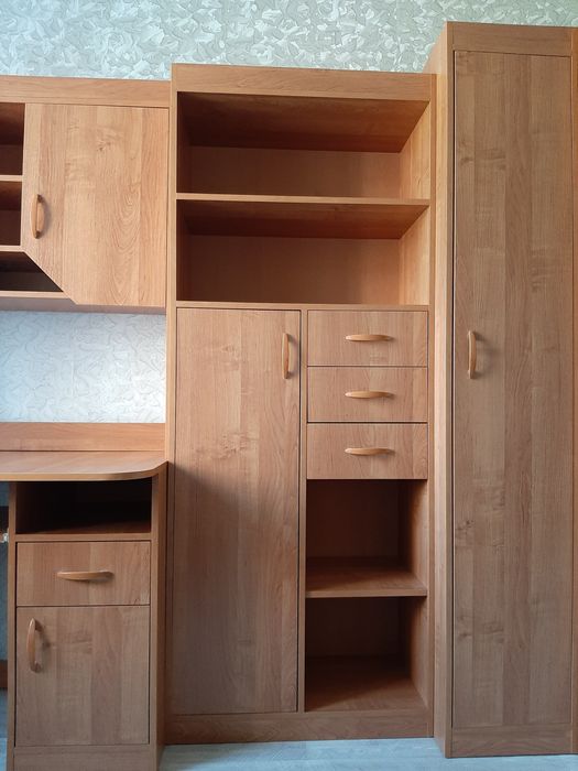 Шкаф-стенка с письменным столом