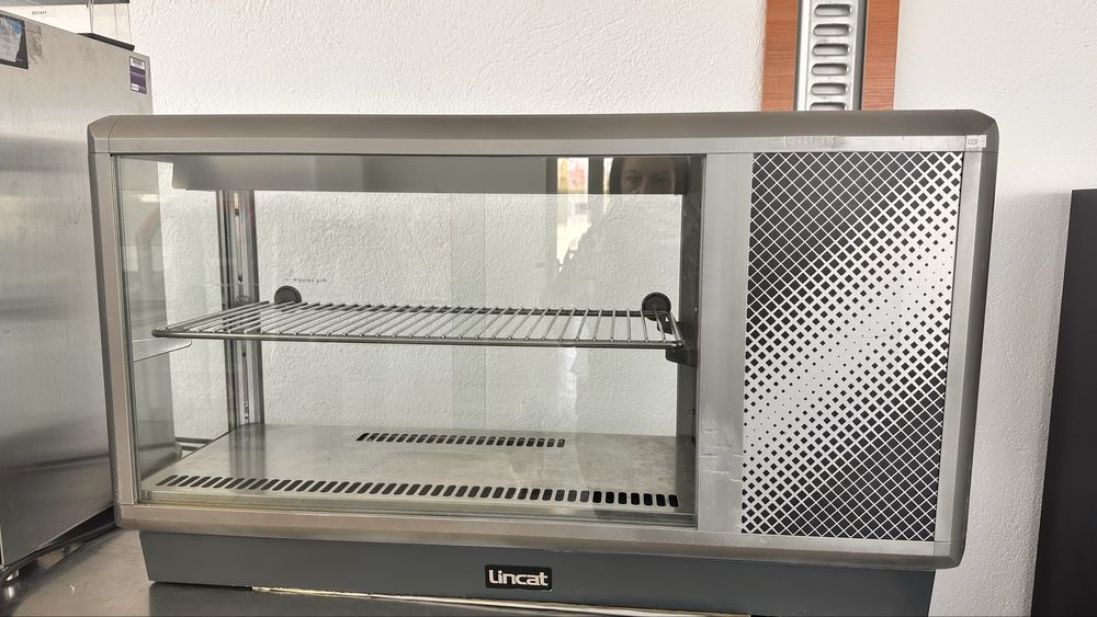 Хладилна витрина Lincat