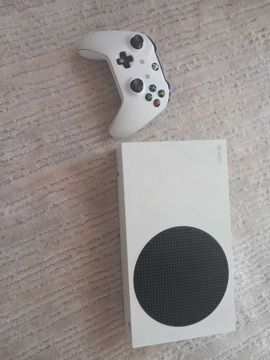 Xbox series s cu tot cu maneta si cabluri