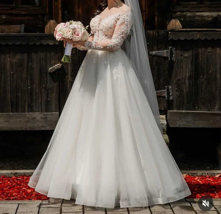 Se vinde rochie de mireasa.