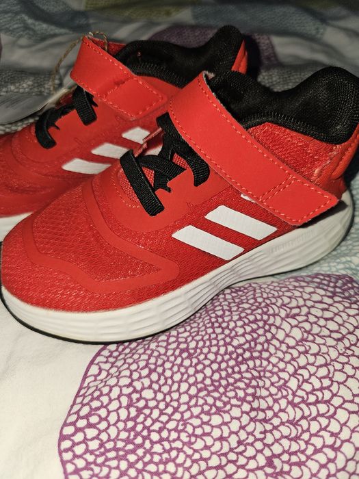 Чисто нови оригинални маратонки Adidas 24 номер