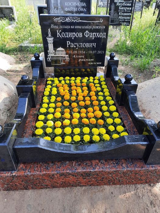 Кабр Тощлар Памятник