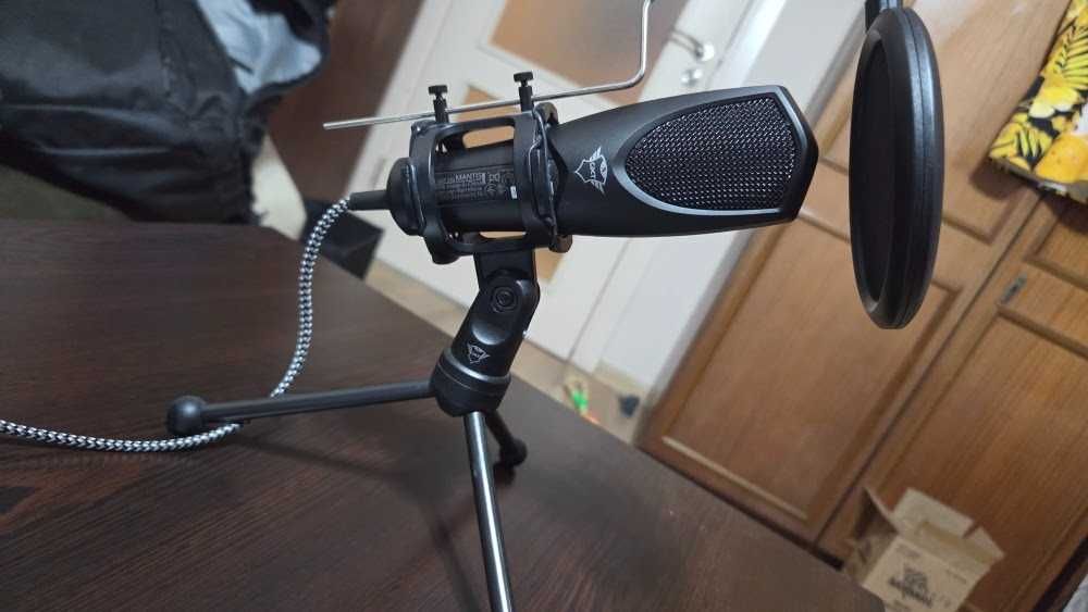 Trust GXT 232 Mantis USB стрийминг микрофон с кутия