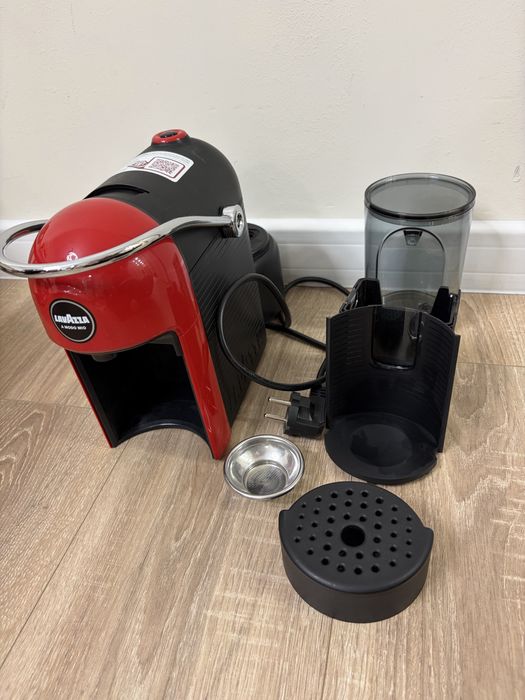 Кафе машина Lavazza Jolie Evo Red