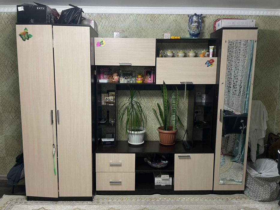 Продаю шкафы,шифонер и стенка