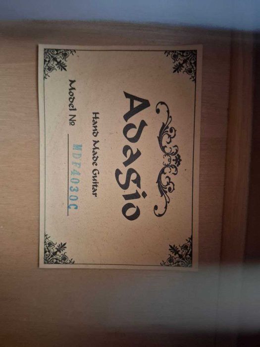 Акустическая гитара Adagio + аксессуары