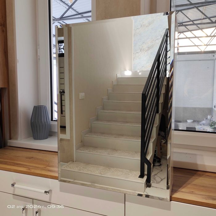 Зеркальные шкафчики новые, есть в наличии