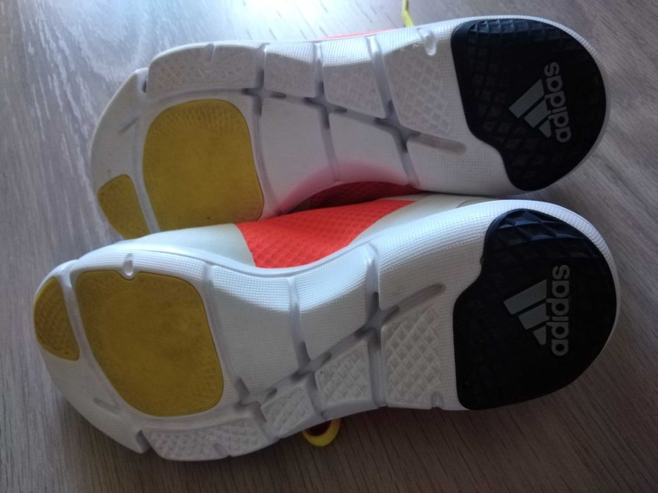 Дамски обувки Hush Puppies 38 номер и маратонки Adidas 36 номер