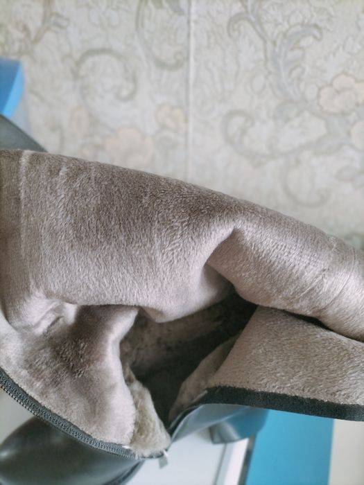 Продам женские сапоги