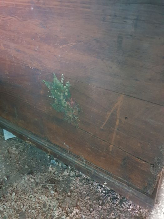 Стар дървен сандък