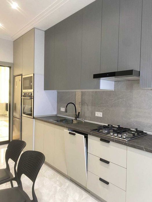 Срочно сдается! 2-комн возле метро, отличное состояние!Метро Сергели!