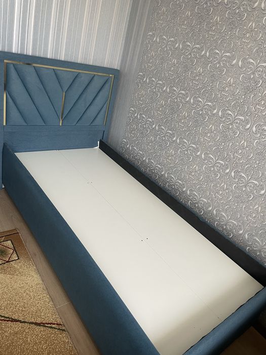 Продаются кровати с матрасами