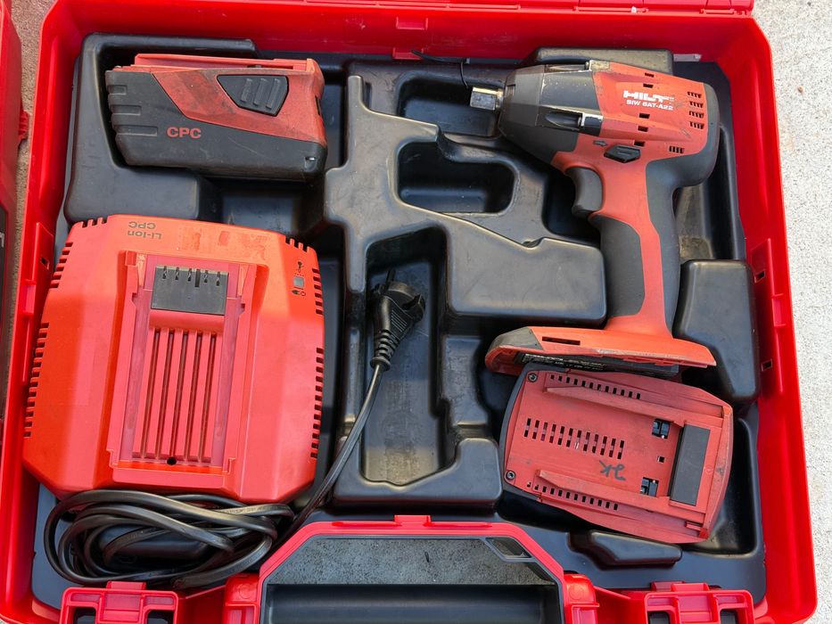 Hilti винтоверт SF 6-A22 + гайковерт SIW 6AT-A22 + 6 батерии и лампи