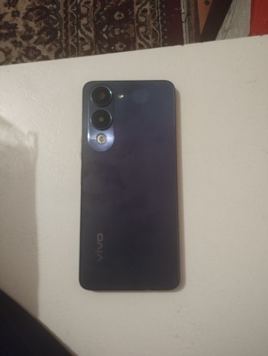 Vivo Y04  продам