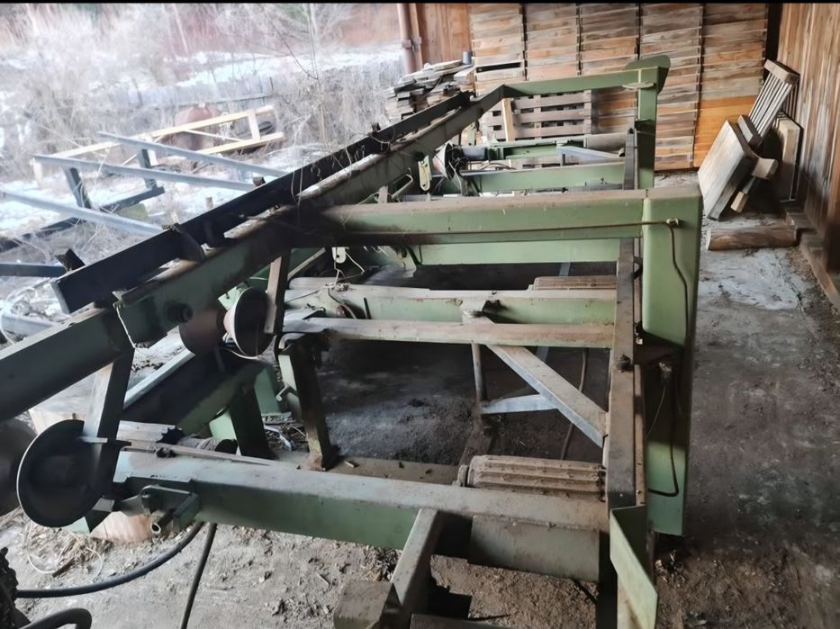 Utilaj prelucrare lemn rotund ,grinda pe patru fete automatizat