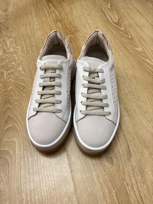 Кроссовки новые