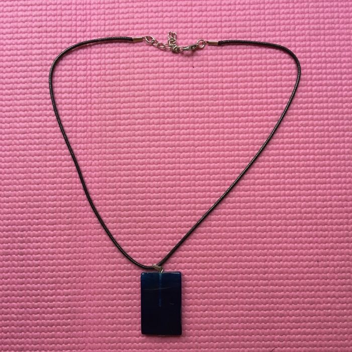 Колье женские. Броши