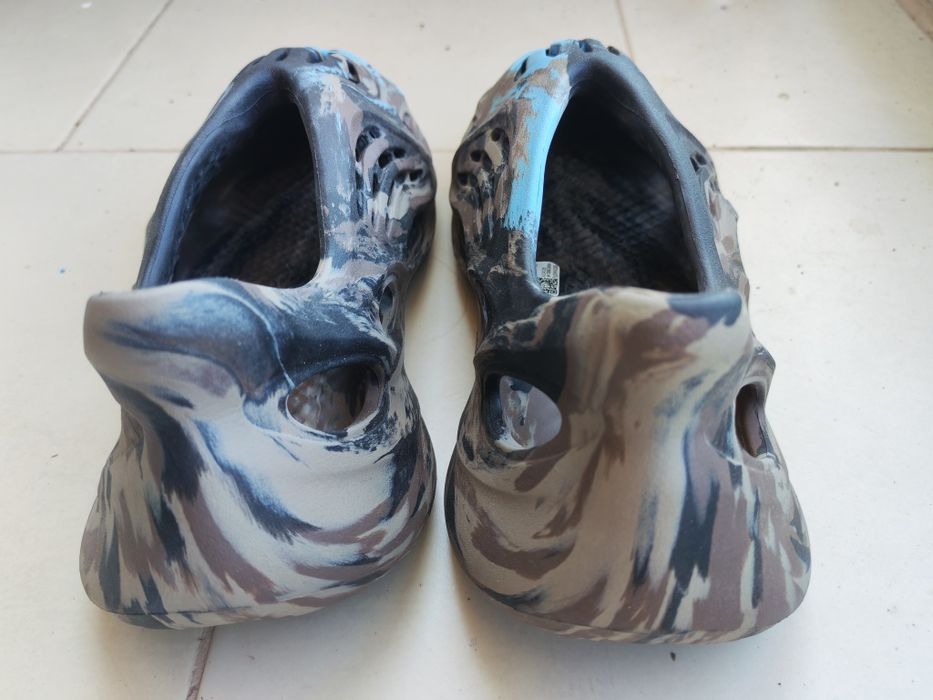 yeezy YZY Foam rnr
YZY FOAM RNR