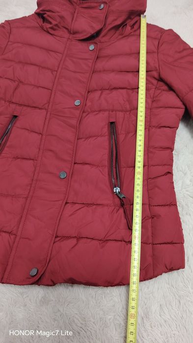 Geaca matlasată grena mărimea XS Bershka