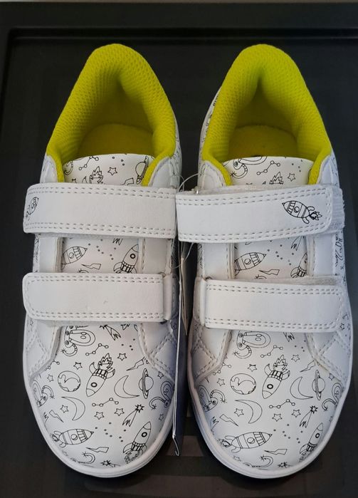 Детски кецове в бяло с принт космос