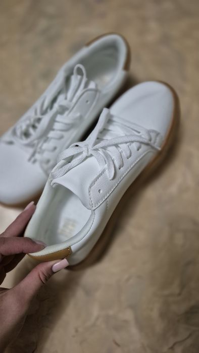 Продаю обувь, кеды