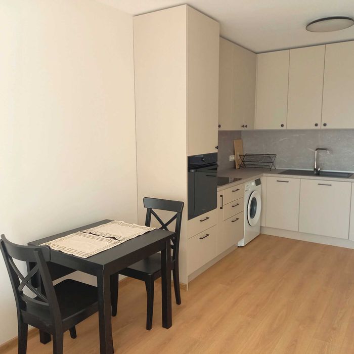 Дава се под наем Двустаен апартамент в София, Банишора - 72 кв.м за 700 € - Снимка #2