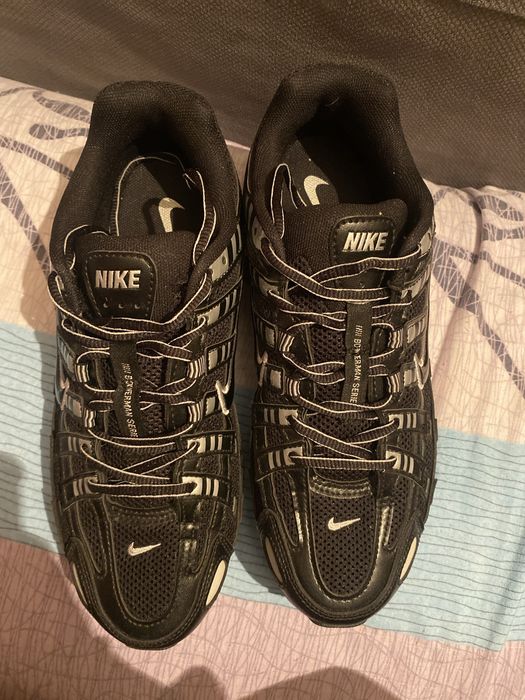 кроссовки Nike..